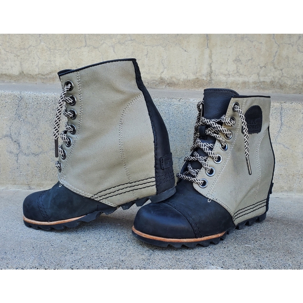 SOREL Lexie Wedge Grey/Black Boots Size 6